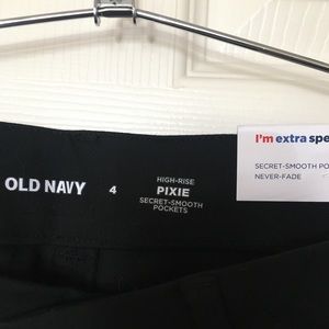 Old Navy High Rise Pixie Flare Pants size-4